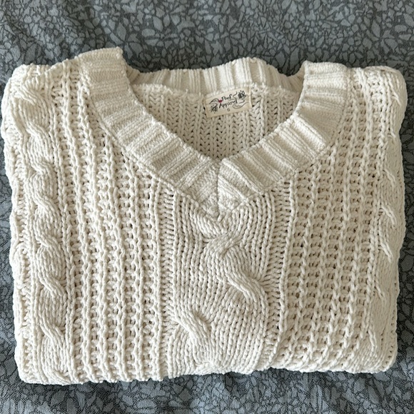 Poof Apparel Women’s Ivory Sweater Size Small - Picture 5 of 6